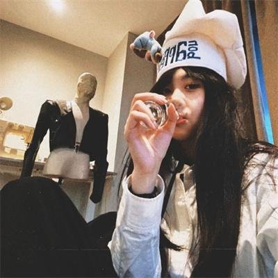 窗户上的阴影